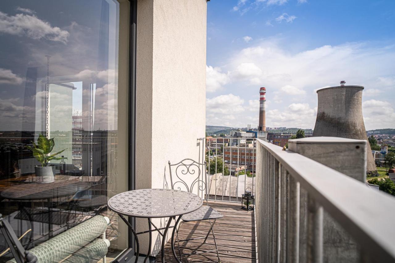 Zeppelin Studio With An Industrial View - Brno Exterior photo